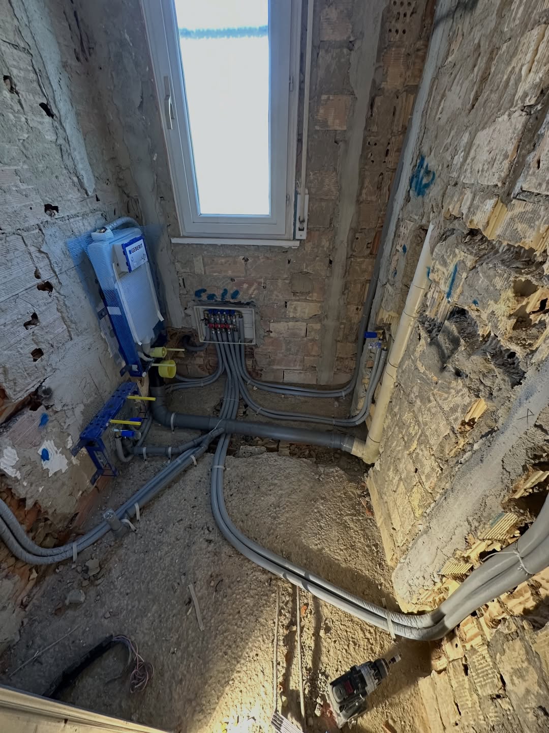 Ristrutturazione completa bagno — prima dell'intervento, Rimini